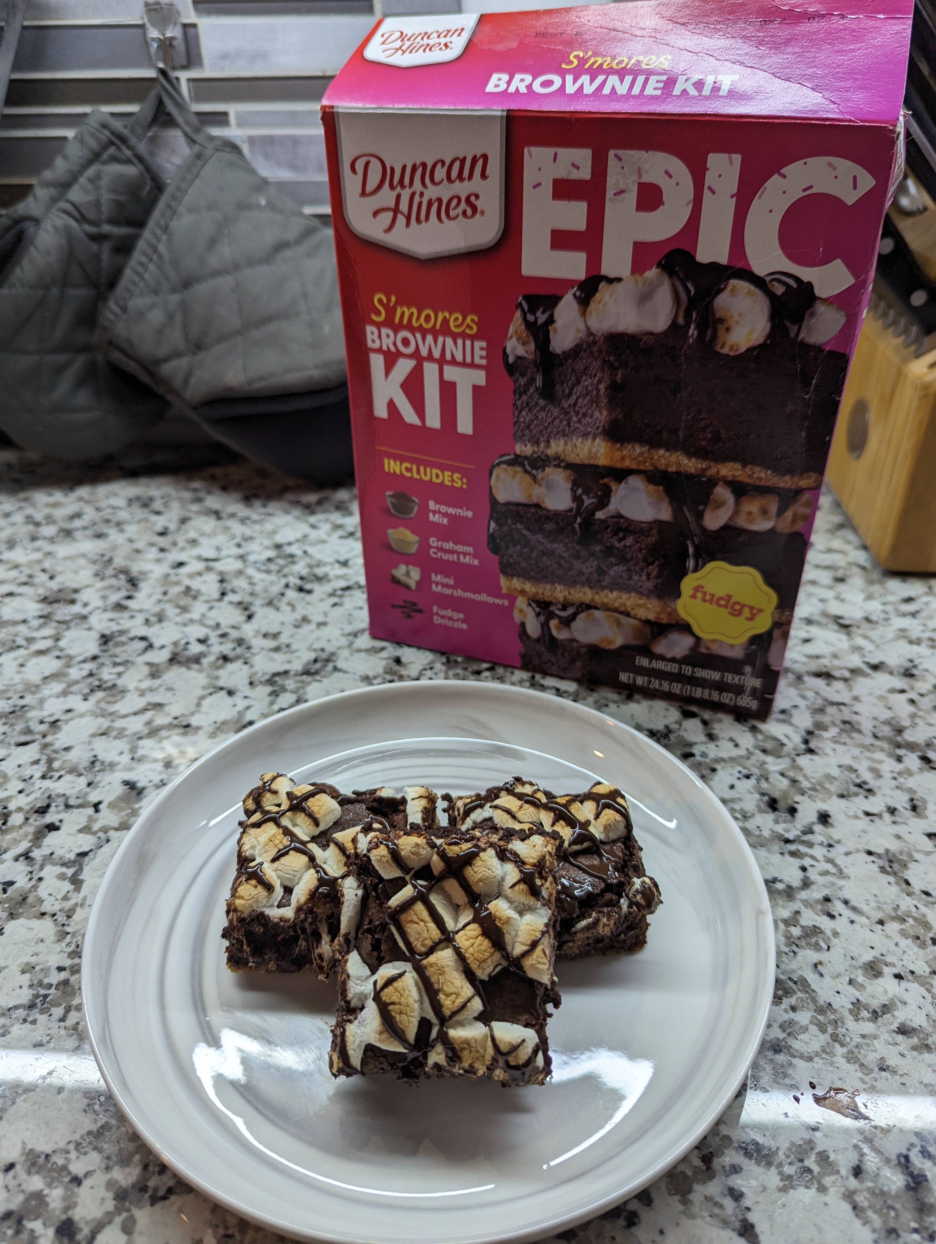 Testing out Duncan Hines’ S’mores Brownie Kit EPIC