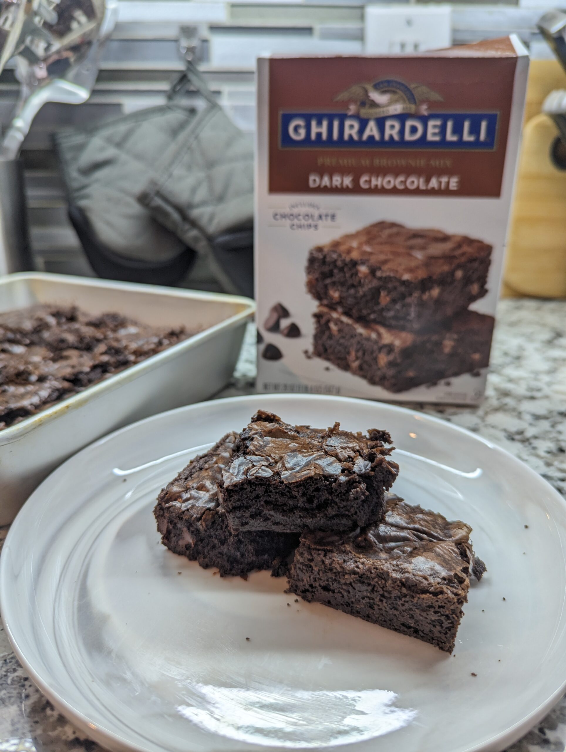 Testing a Reddit hack to improve a Ghirardelli brownie mix