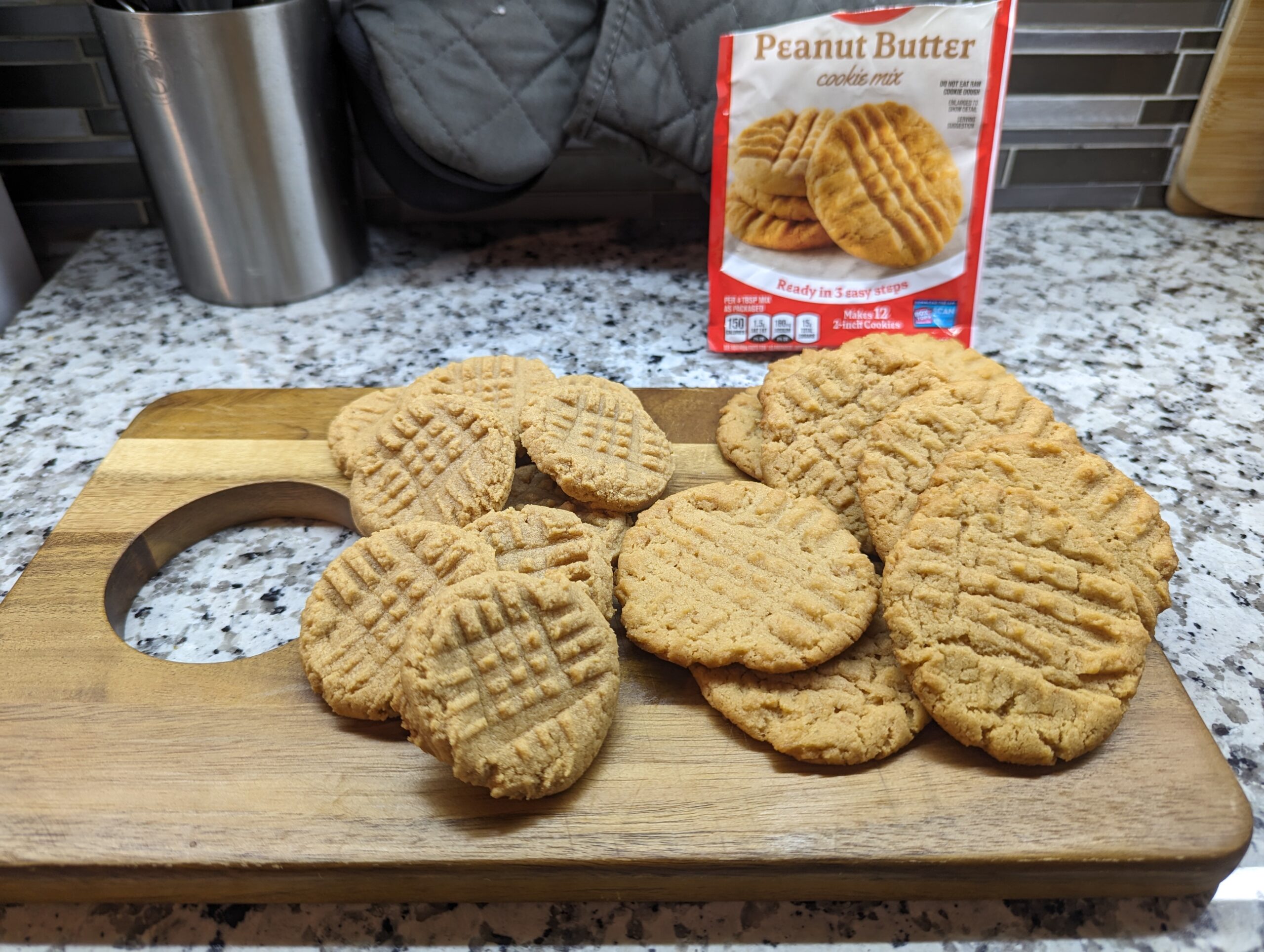 Comparing Betty Crocker’s Peanut Butter Cookie mix to homemade