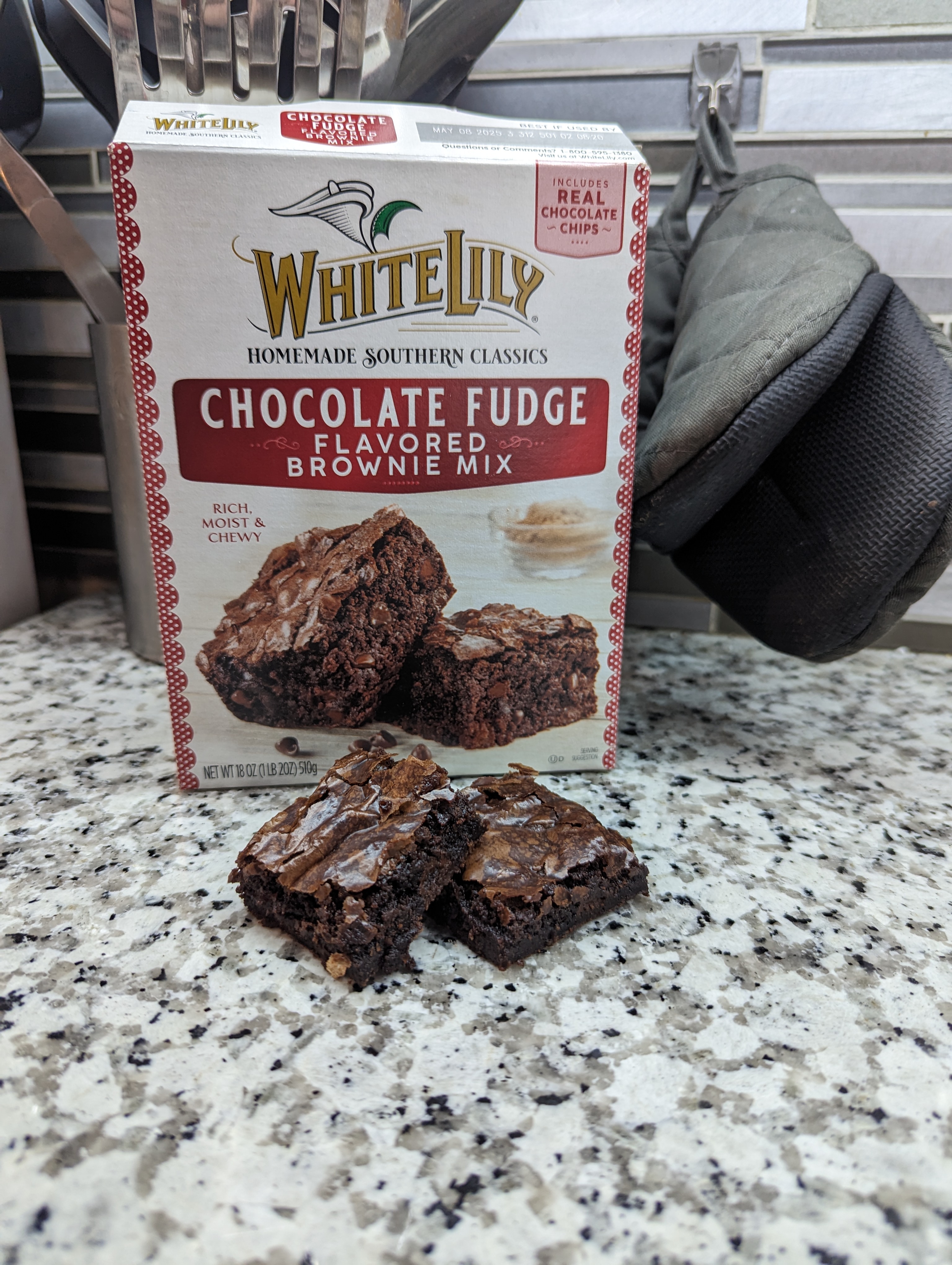 Trying out WhiteLily’s chocolate fudge flavored brownie mix