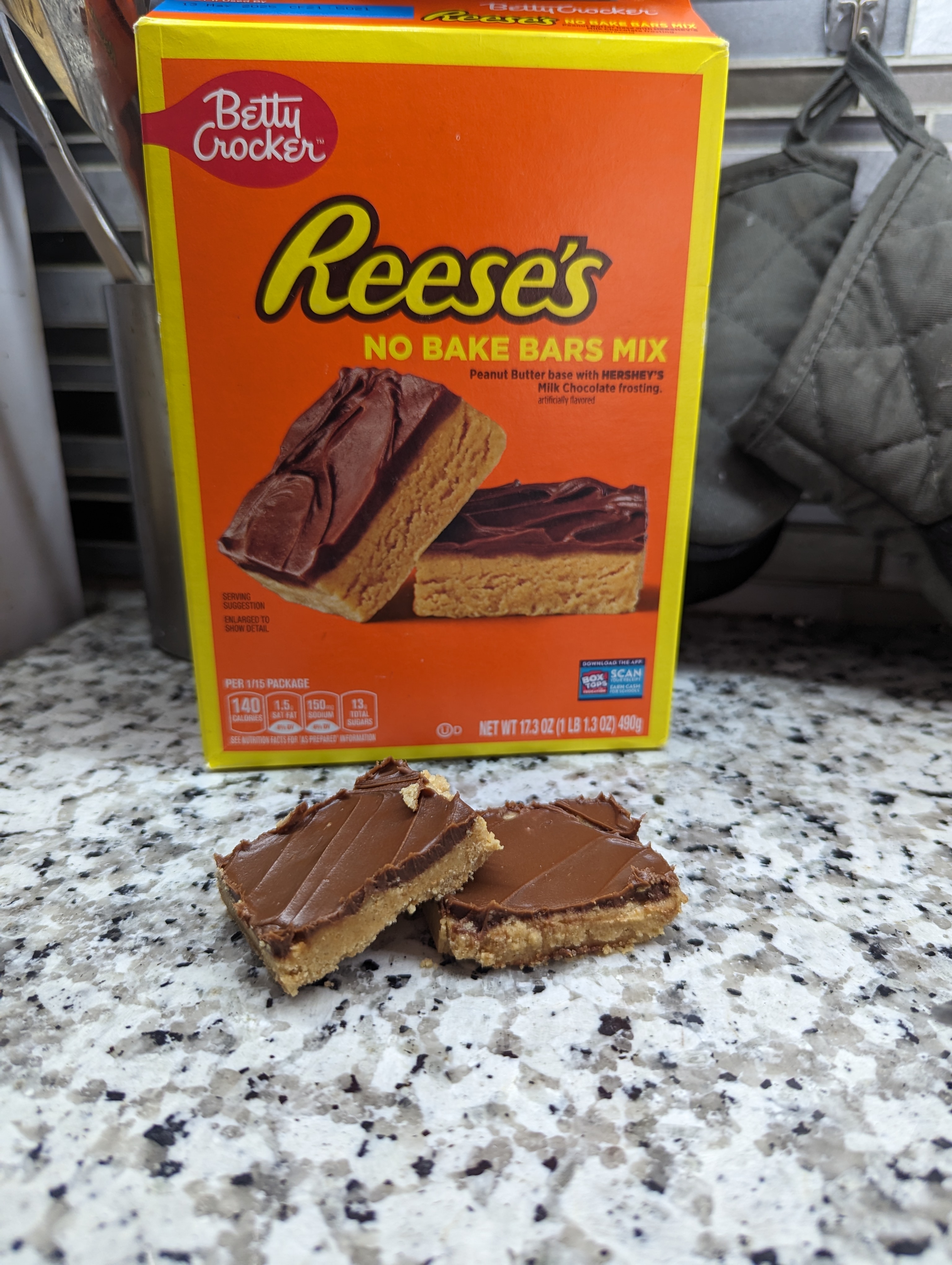 Trying Betty Crocker’s Reese’s No bake peanut butter bars